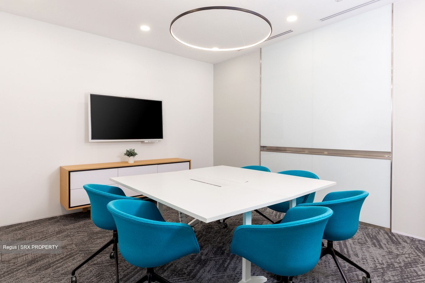 PLUS (D1), Office #504847351